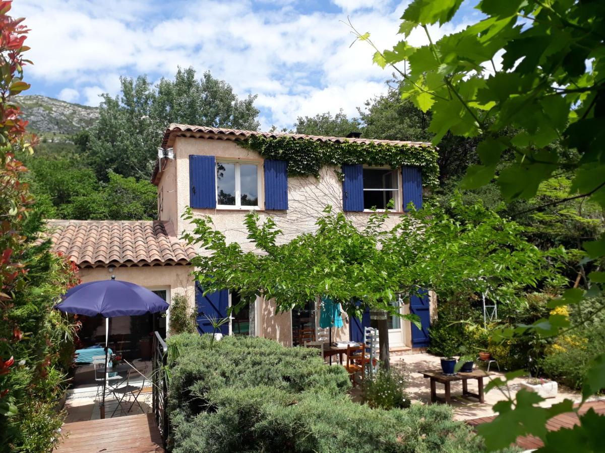 Patin Couffin Hotel Puyloubier Екстериор снимка